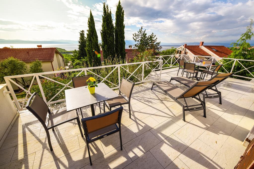 Apartmani Alice Njivice Exterior foto