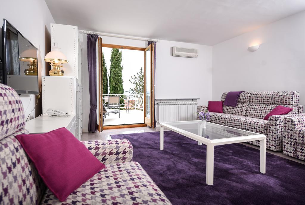 Apartmani Alice Njivice Exterior foto