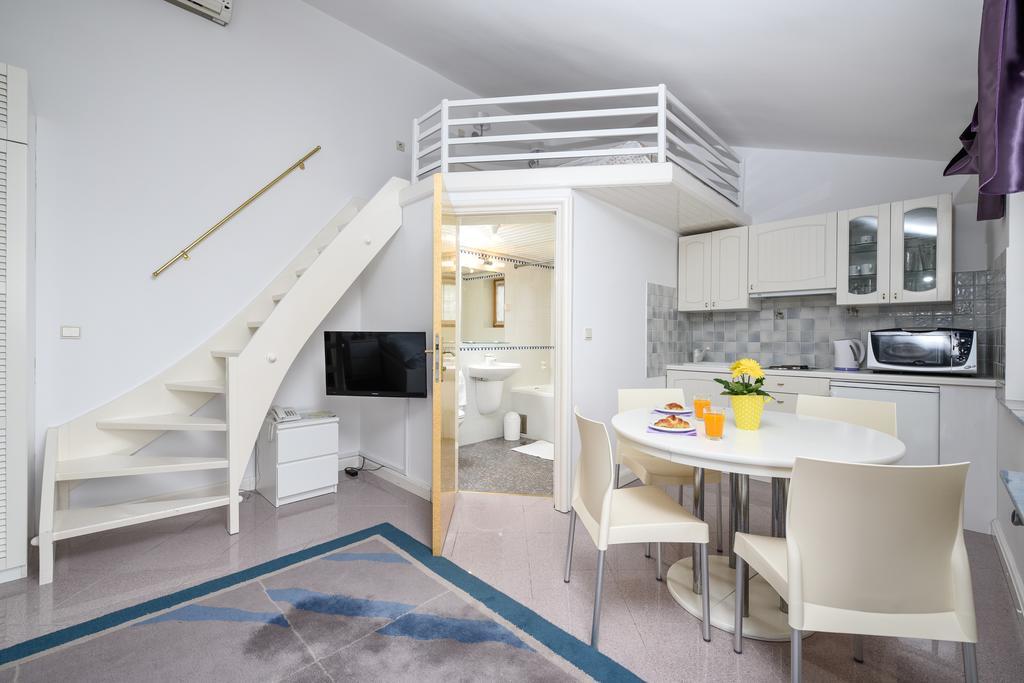 Apartmani Alice Njivice Exterior foto